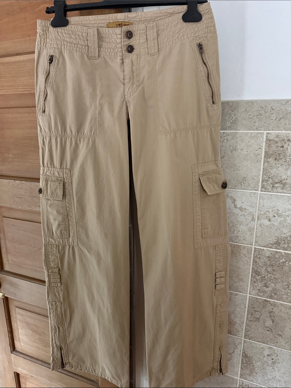 Y2K vintage Refuge tan khaki wide-leg cargo pants